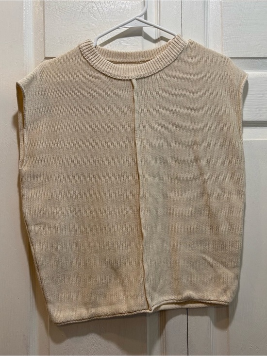 Unbranded Sweaters - Unbranded Cream Short Sleeve Sweater/Sweater Vest - Size Medium